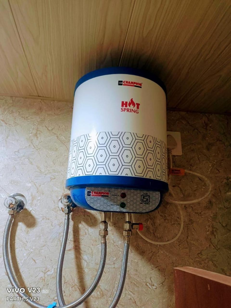 Hotel Abhinandan Ayodhya Zewnętrze zdjęcie
