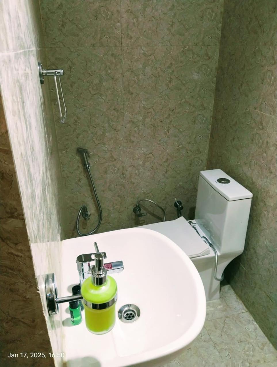 Hotel Abhinandan Ayodhya Zewnętrze zdjęcie